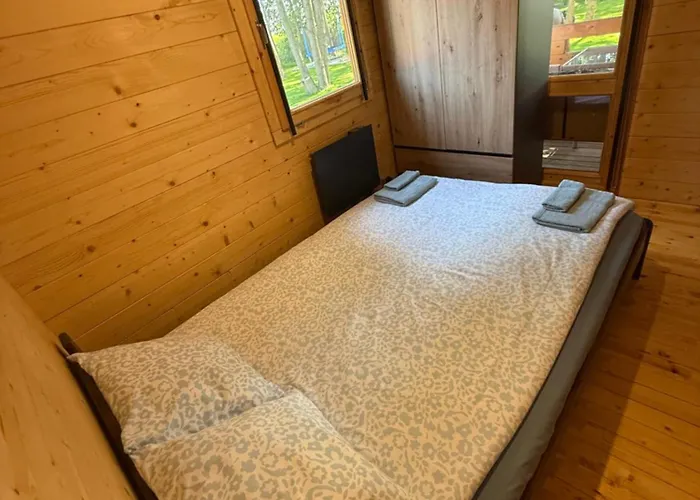 Nad Jeziorem Lubie *